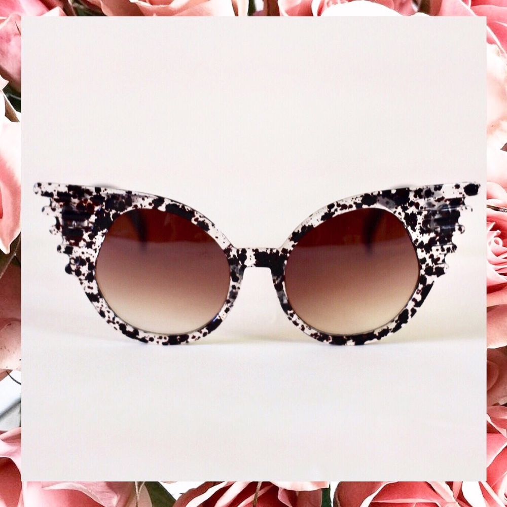 Sunglasses Stylish Wing Frame with Splash Effect